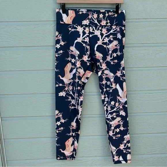 Mink Pink Move Leggings. Large - Picture 1 of 3
